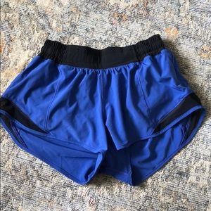 Lululemon Hotty Hot Shorts 2.5”